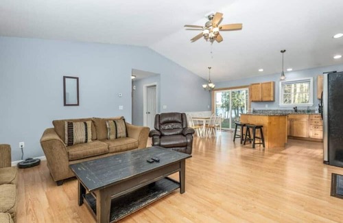 Holden Casa | Unwind at Davis Pond | Family-friendly | Sleeps 6