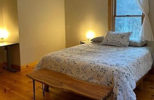 Wells Casa | Cozy and private escape on 10 acres next to a babbling brook