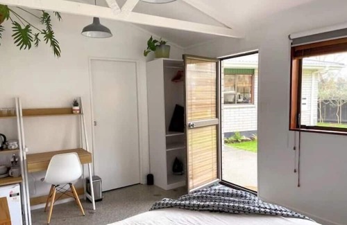 Tauranga Casa | Nature’s Edge - 200m from Hospital