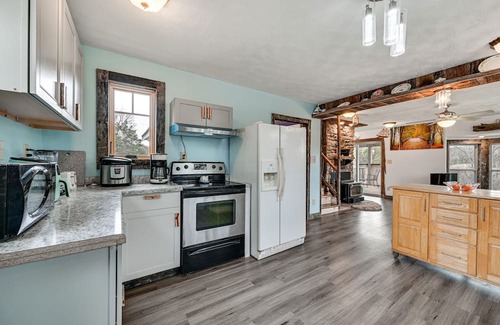 Hardyville Casa | Rustic Bonnieville Retreat: 19 Mi to Mammoth Cave!