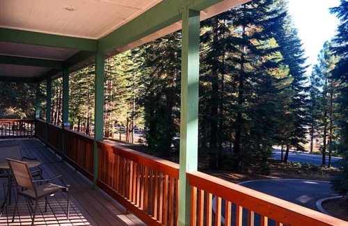 Susanville Casa | BEAUTIFUL LAKE VIEW IN LARGE 2600 sq ft CABIN IN LAKE ALMANOR COUNTRY CLUB