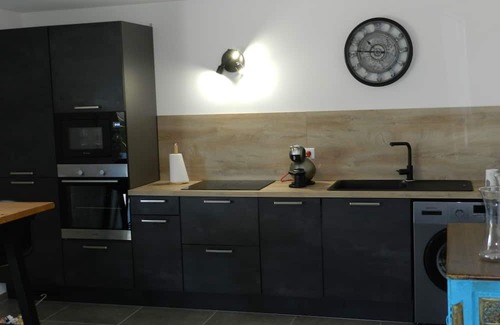 Sarrola-Carcopino Casa | A Louer bas de Villa Avec Jardin .2 Chambres Pour 4 Personnes