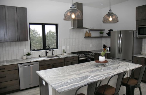 Nathrop Casa | Canyon Viewhouse - Private residence with relaxing hot tub