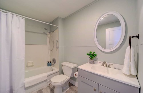 Muskegon Casa | Cottage Retreat Scenic Drive Resort 1