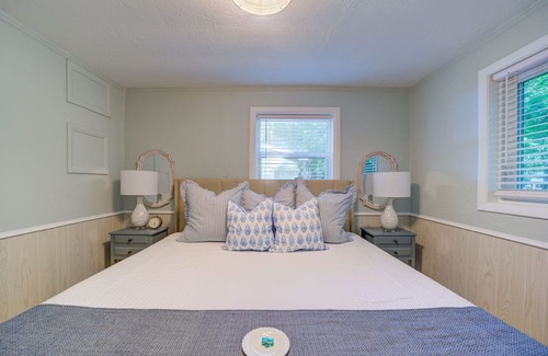 Muskegon Casa | Cottage Retreat Scenic Drive Resort 1