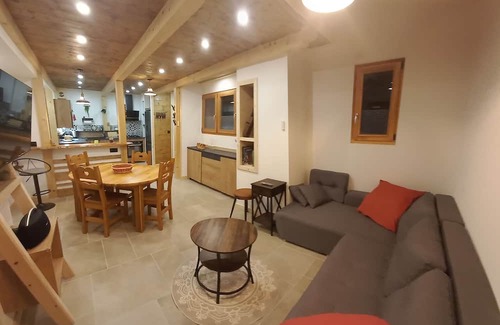 Saint-Nicolas-la-Chapelle Apartamento | Appartement Rénové La Chapelle des Myrtilles
