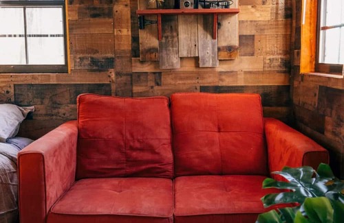 Holladay Cabina | Cozy Tiny Cabin Getaway w/ Views