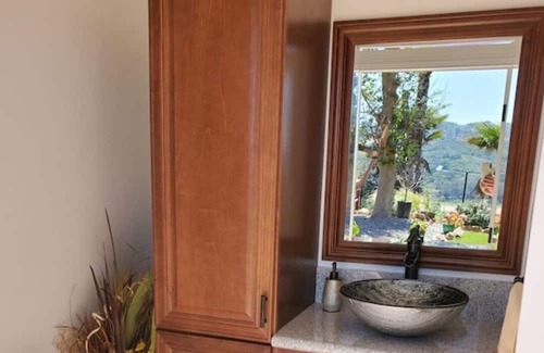 Lake Wohlford Casa | Beautiful luxurious house looking at canyon and mountains, gorgeous sunset.