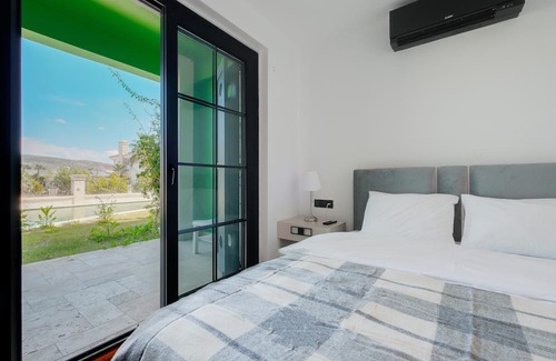 Alacati Apartamento | Duplex Villa w Shared Pool, Balcony in Alacati