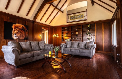 Niagara Falls Cabaña | Waterfront Home surrounded by Nature & History; 7 mins away from waterfalls!