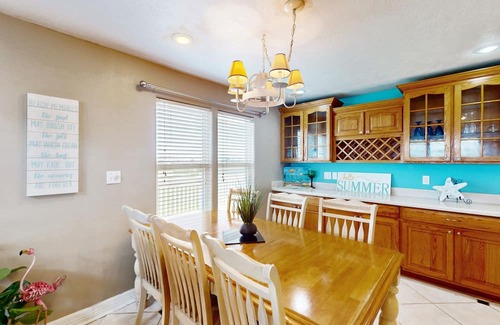 Gilchrist Casa | Iconic Gulf-front house with balcony, large deck & amazing views - dog-friendly