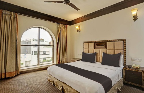 New Friends Colony Hotel | Super OYO Townhouse 1251 The Royce