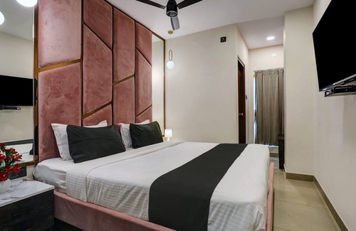 New Friends Colony Hotel | Super OYO Townhouse 1251 The Royce