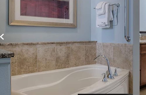Oxon Hill Apartamento | Two-bedroom "apartment" that sleeps 8. National Harbor/DC! Lots to do and see!