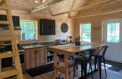 Palmyra Cabina | Simple cabin with ample parking