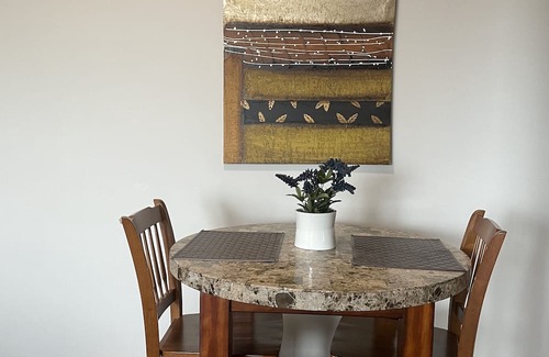 Lloydminster Apartamento | Move in Ready 1 Bedroom and Den with sleeping accomodation Apartment for 2