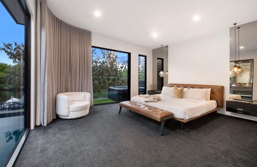 Broadbeach Waters Villa | Waterfront Home with Ultimate Privacy
