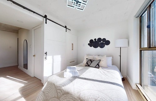 Old Town Condominio | Downtown Toronto Delight: The Cozy 3-Bedroom