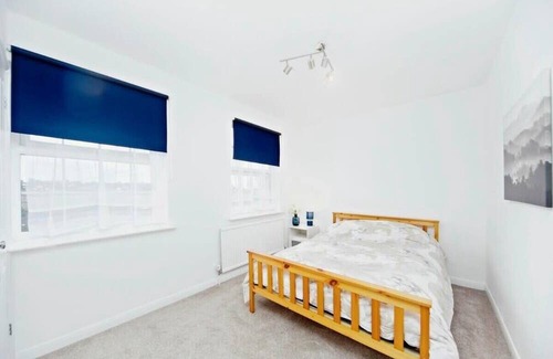 Purley Casa | 5BR Family Home Close to Parks and City Links
