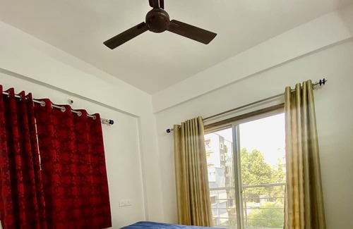 Pune Apartamento | 2 BHK Apartment in Pune. Pet Friendly!