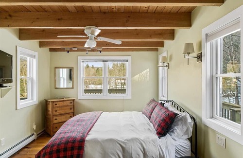 Richford Chalet De Esquí | An adventure basecamp in the foothills of the Northeast Kingdom. Near Jay Peak