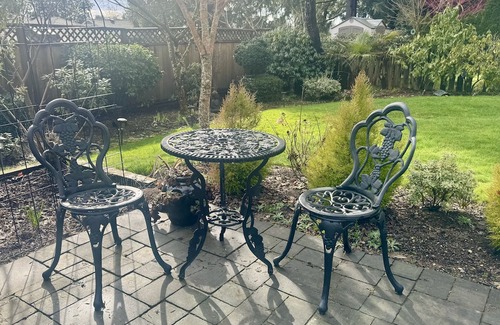 North Vancouver Casa | Private, gorgeous, spacious main house and gardens w/hot tub and dream deck