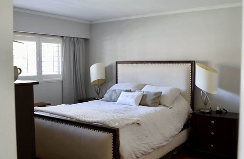 North Vancouver Casa | Private, gorgeous, spacious main house and gardens w/hot tub and dream deck