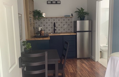 Kona Palisades Apartamento | Tropical Bliss Cottage, Brand New Guest House close to the heart of Kailua Kona!