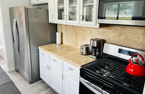 Lake Elsinore Casa | Peaceful Paradise Lake House / 7 bed / 12 guest