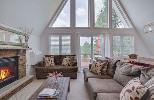 Lake Ariel Chalet De Esquí | Lakefront A-Frame Paradise with Stunning Views