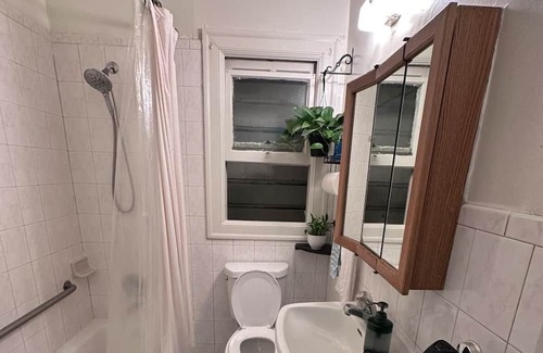 Inner Parkside Casa | Serene of Sunset, historical house, and peaceful neighborhood. Comfortable room.