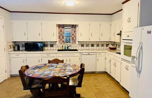 Batesville Casa | A Peaceful Getaway for your home away from home