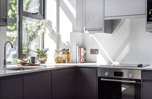 Woking Apartamento | 1 bedroom modern apartment in Woking with own parking.
