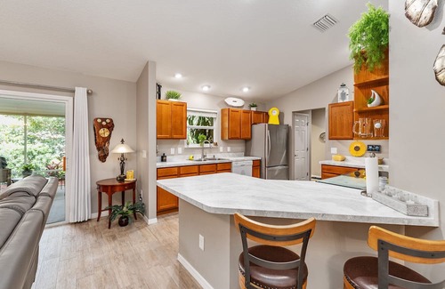 The Villages Villa | THE VILLAGES - Exquisite Residence, oversized lanai, with Golfcart & Hot Tub