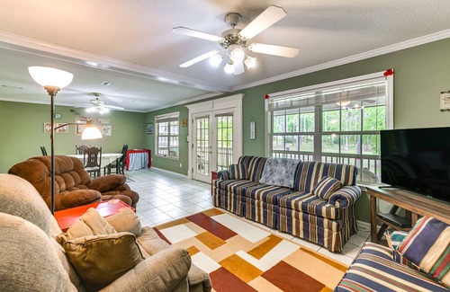 Shorterville Cabaña | Abbeville Cottage w/ Grill: Steps to Lake Eufaula!