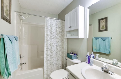 Shorterville Cabaña | Abbeville Cottage w/ Grill: Steps to Lake Eufaula!