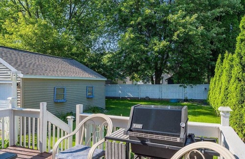 Appleton Casa | -Midtown Mainstay Sum