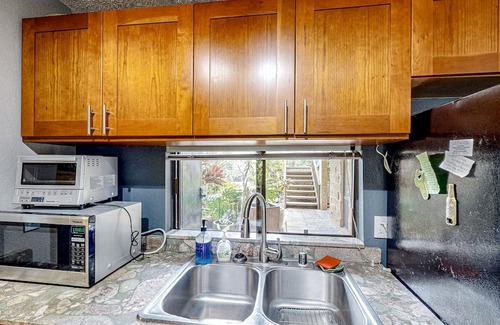 Waikoloa Condominio | Inviting condo with lanai & washer/dryer - pool, golf & tennis on-site