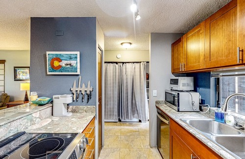 Waikoloa Condominio | Inviting condo with lanai & washer/dryer - pool, golf & tennis on-site