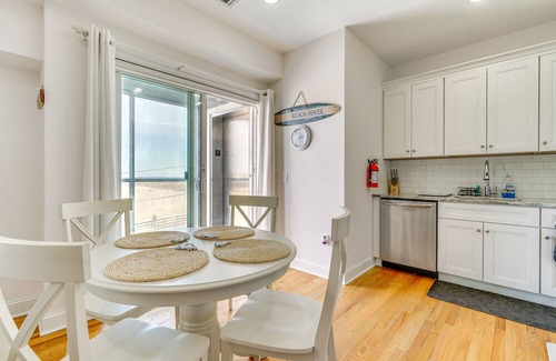 Seaside Heights Condominio | Seaside Heights Condo w/ Balcony & Beach Access!