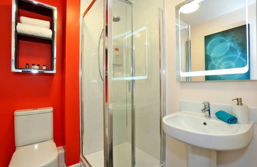 Dyce Apartamento | Vibrant Home in Aberdeen, Scotland
