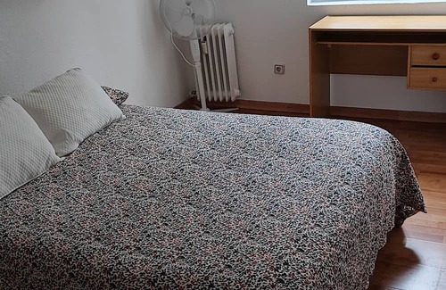 Puerta del Angel Apartamento | Piso Luminoso Cerca del Centro