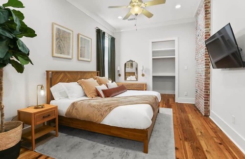 West Riverside Casa | Beautiful 3 bed 2 bath Home in Uptown New Orleans