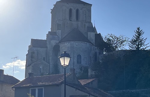 Valdivienne Casa | Maison Cocooning à la Campagne Près D'un Étang de Pêche et Château de Morthemer