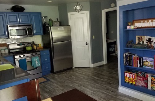 Cedar Glen Cabaña | Lazy dog cottage, dog friendly Cozy cottage nestled in the trees