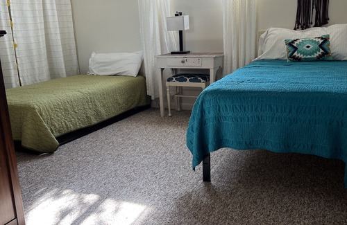 Cedaredge Apartamento | Farm Stay Guest Apartment on Private Orchard with Goats!