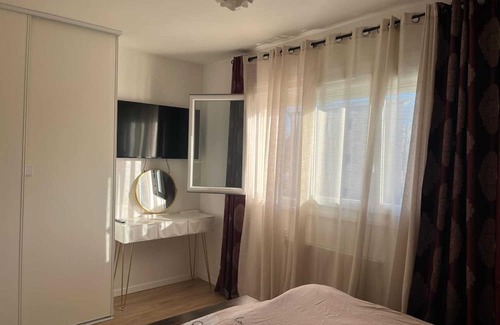 Villepreux Casa | Homerez - Nice house for 7 ppl. with garden and terrace at Villepreux