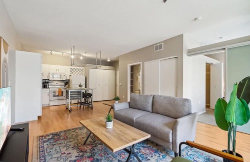 Mill District Apartamento | CozySuites Mill District, pool, gym # 01
