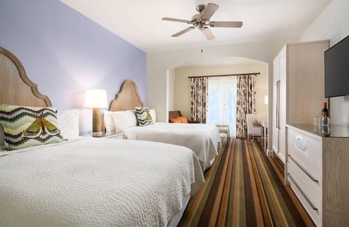 Celebration Casa | 2 Connecting Suites at a 4⭐️ Hotel