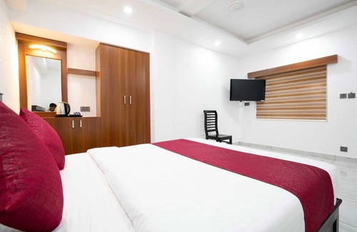 Devikolam Hotel | Collection O Cloudy Mist